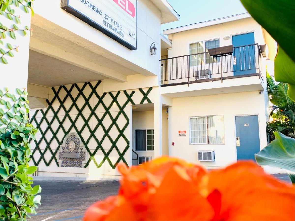 Hotel Villa Serena El Cajon Exterior photo